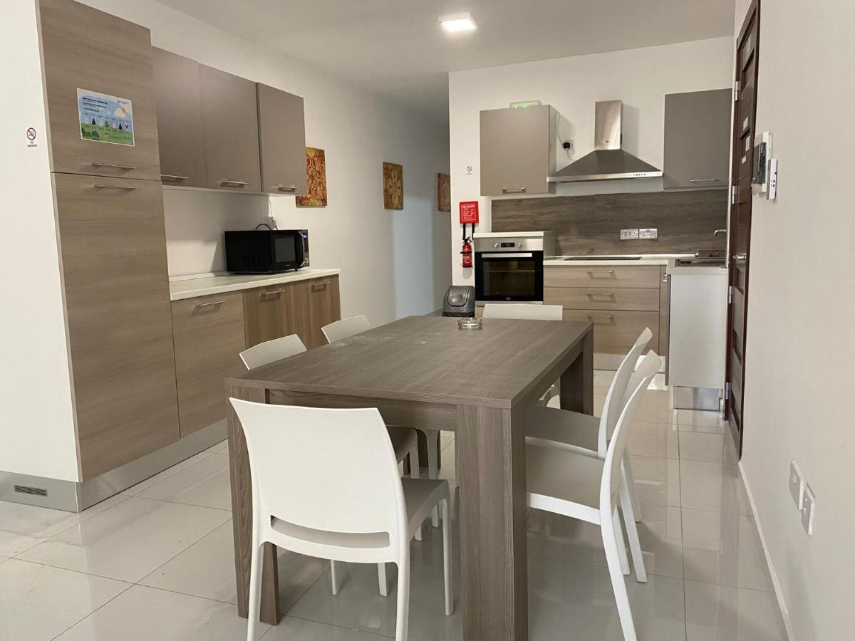 Sunrise Court Appartement Marsaskala Buitenkant foto